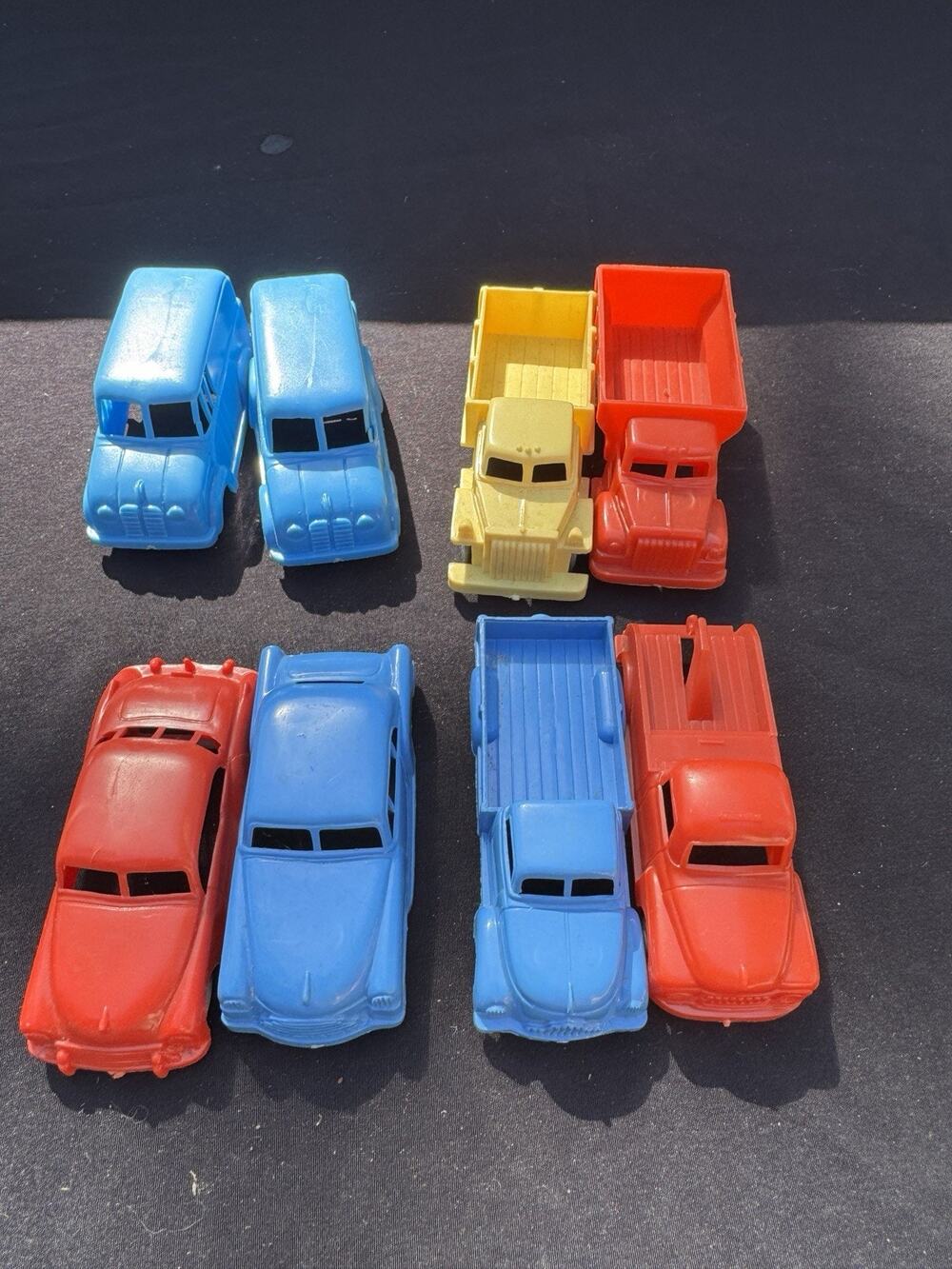 8 Vintage 1950’s Marx Brothers Plastic Cars & Trucks Metal Wheels -LO14